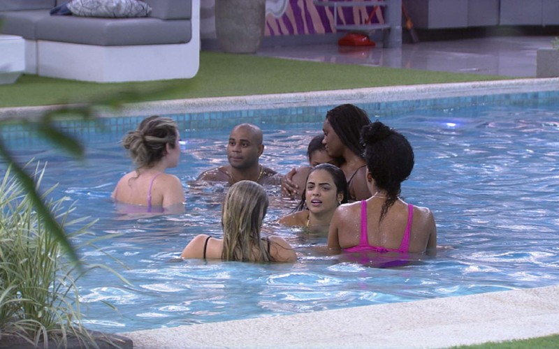 No BBB 23, brothers se surpreendem com tatuagem de Amanda