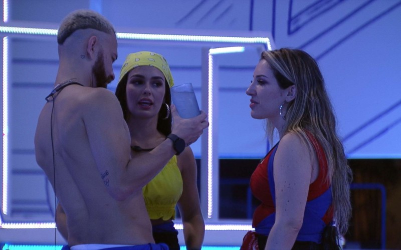 No BBB 23, Larissa repassa conselhos que ouviu de Fred Nicácio