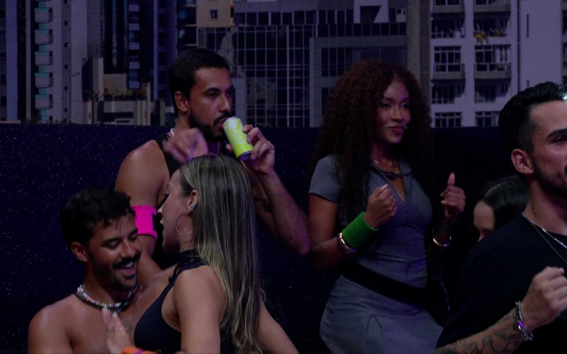 No BBB 25, Maike confessa para Giovanna: 