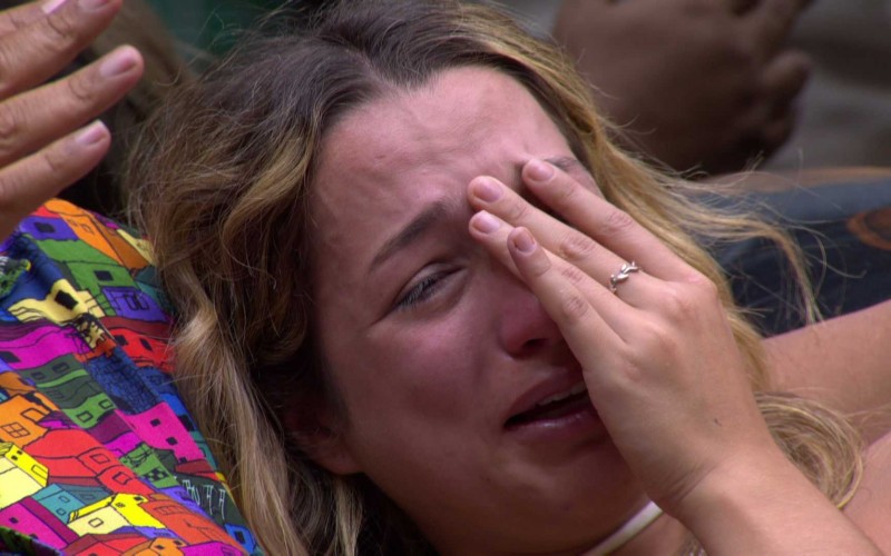 No Paredão do BBB 26, Samira chora por ir ao Paredão: 