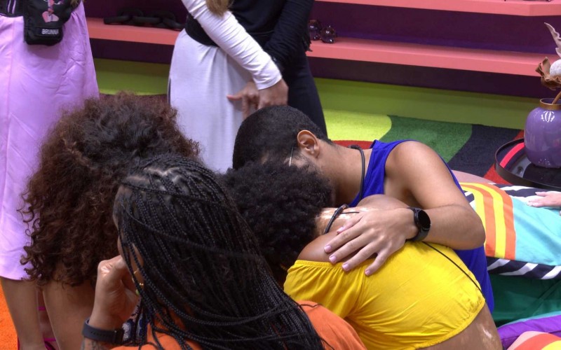 No Paredão, Jessilane e Natália choram no BBB 22