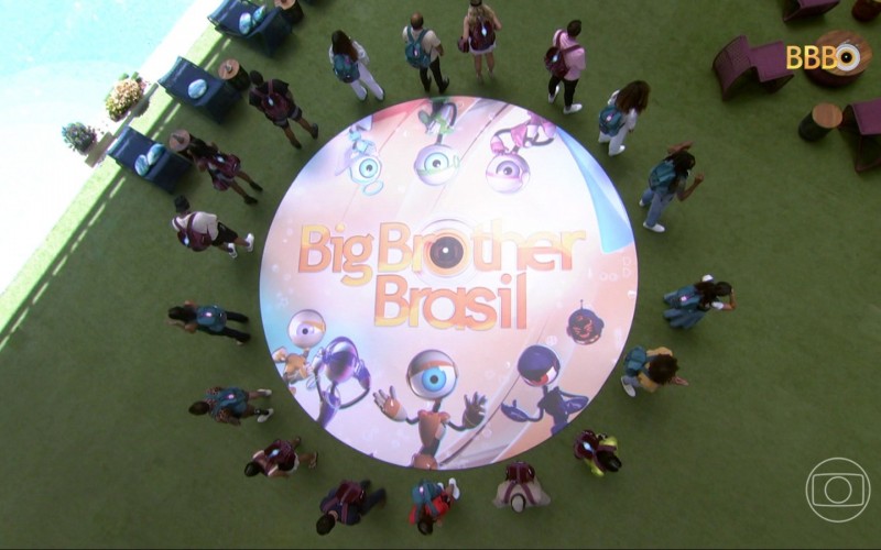 Participantes do BBB 24 entram na casa e se apresentam