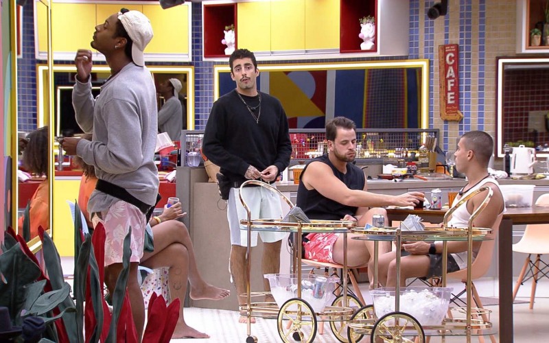 Pedro Scooby dá detalhes sobre a vida íntima no BBB 22
