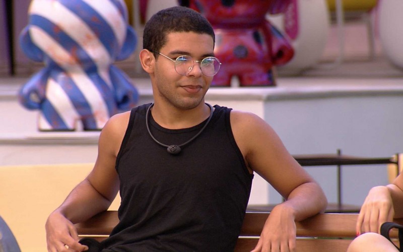 ‘Por pouca coisa já pode ser mal interpretado’, comenta Vinicius