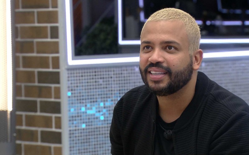 Projota faz paródia sobre Paredão: 