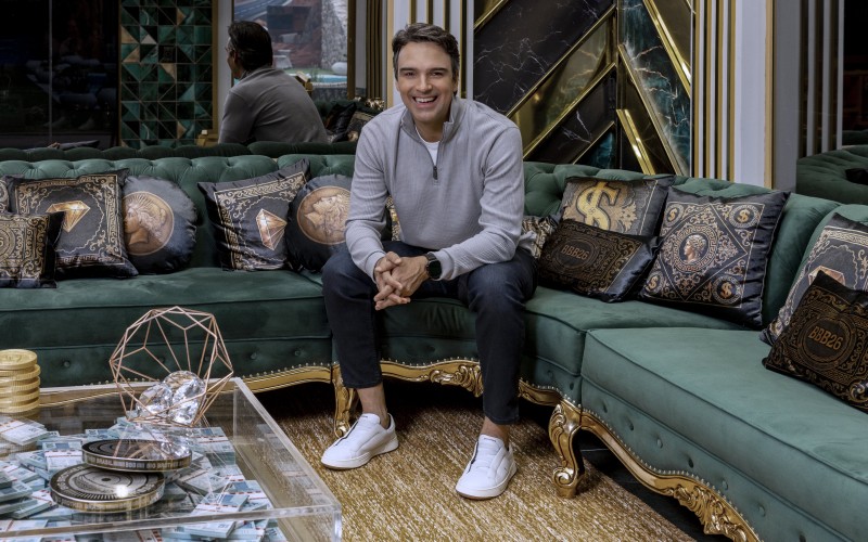 Que horas começa o BBB 26 hoje, domingo (8)?