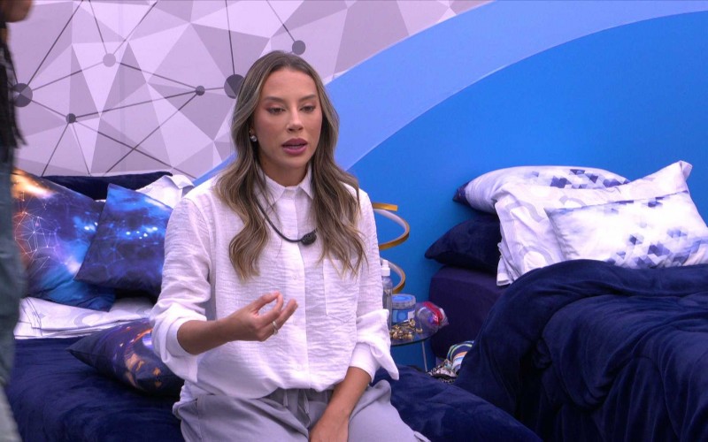 Renata opina sobre Vitória Strada: 