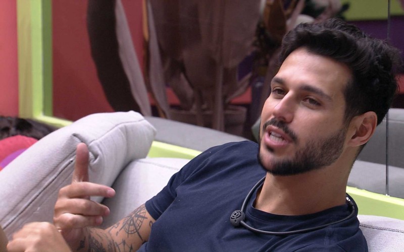 Rodrigo elogia Anitta no BBB 22: 