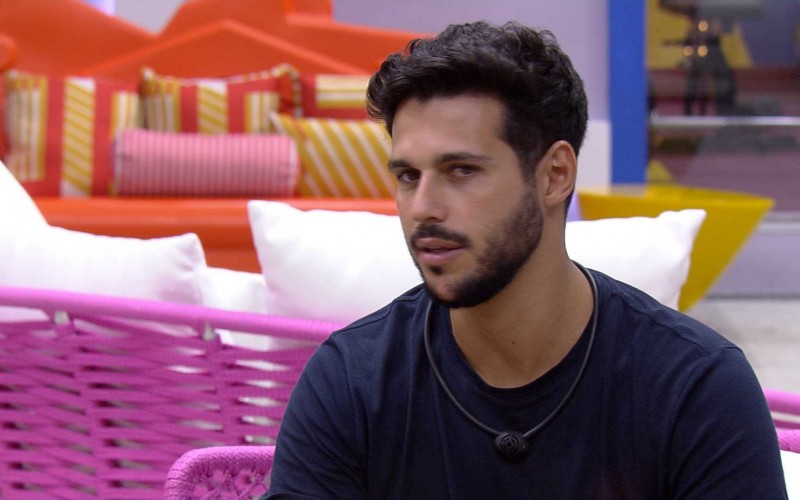 Rodrigo observa no BBB 22: 