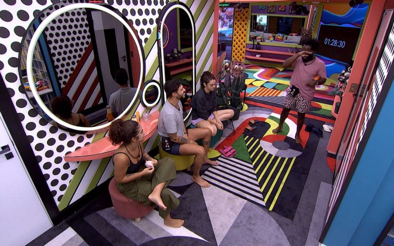 Rodrigo questiona brothers se haverá prova ao longo do dia