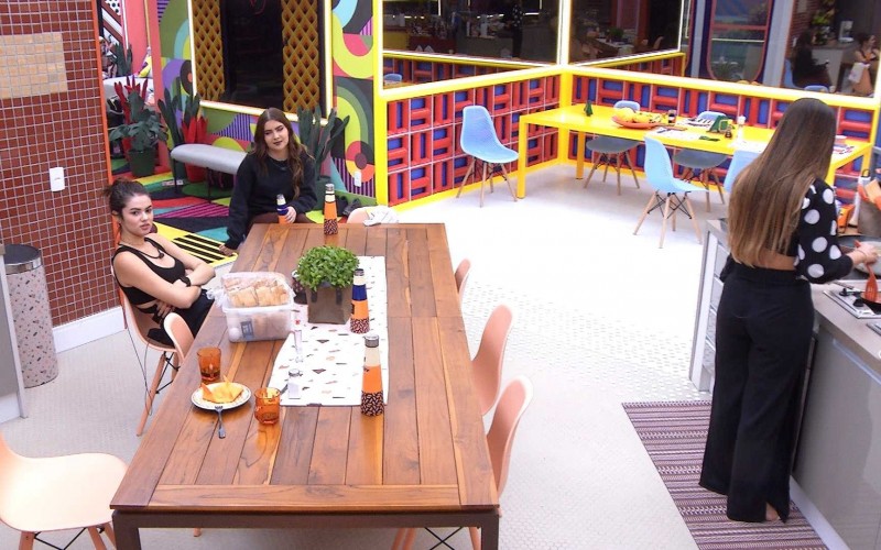 Sisters especulam Paredão falso: 