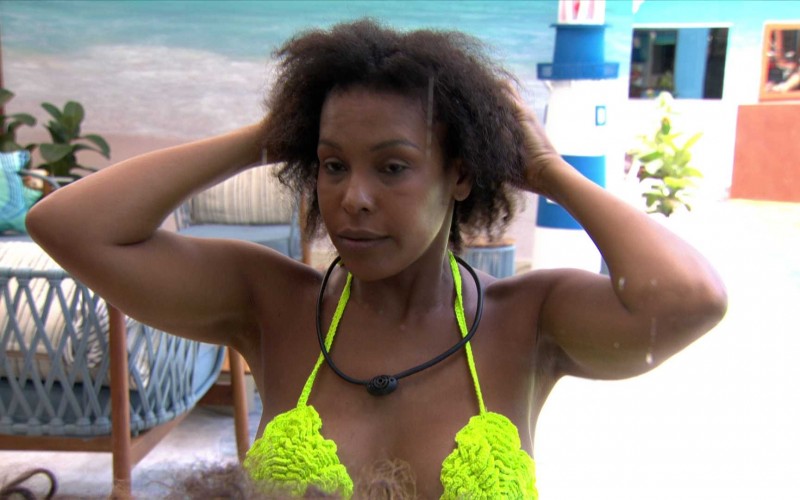 Sol Vega muda o visual com ajuda de participantes do BBB 26