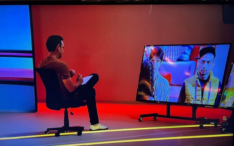 Tadeu Schmidt mostra bastidores do Jogo da Discórdia