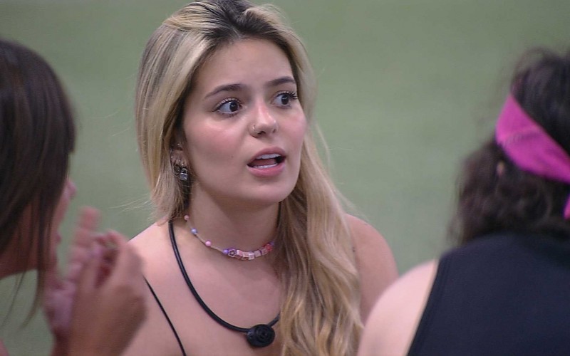 Thaís desabafa com brothers no BBB21: 