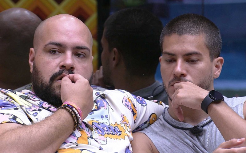 Tiago Abravanel alfineta no BBB 22: ‘Ixi! Lucas tomou uma banana?’