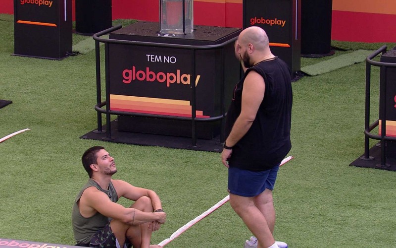 Tiago Abravanel questiona confinados durante Prova do Anjo: 