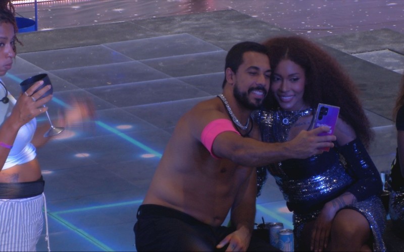 Vai rolar casal? Internet shippa participantes do BBB 25