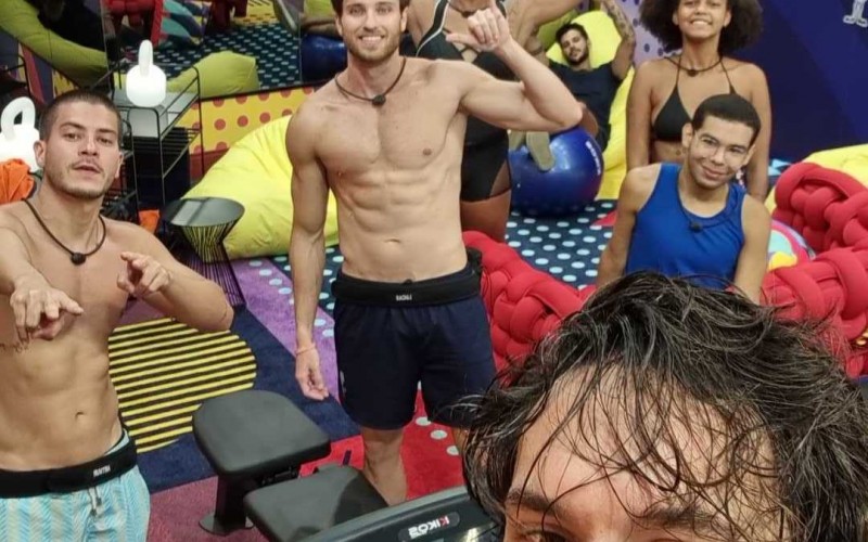 Veja cliques dos brothers na academia do BBB 22
