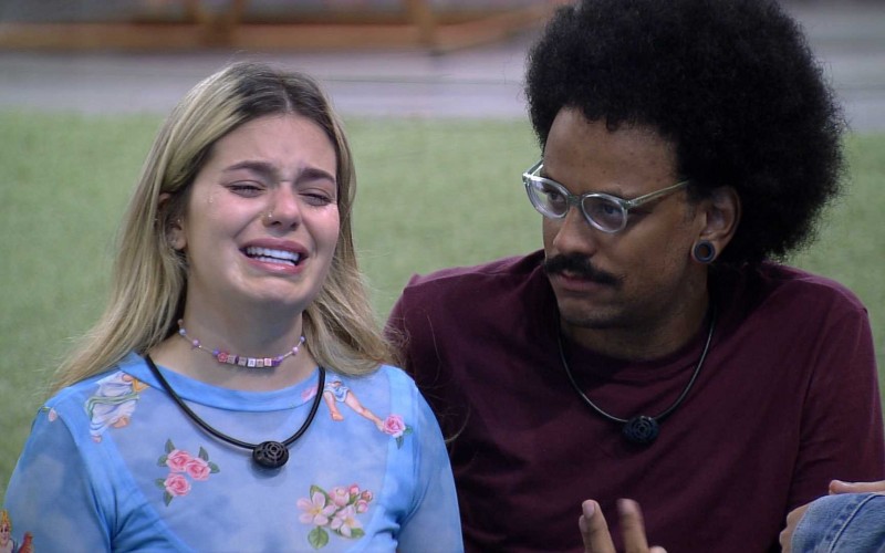 Viih Tube chora muito após Eliminação de Thaís no BBB21