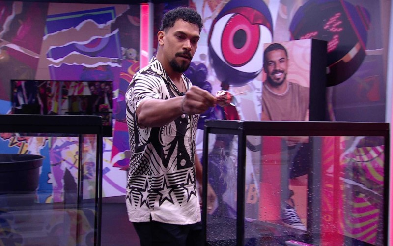 Vinícius encara Barrados no Baile: 