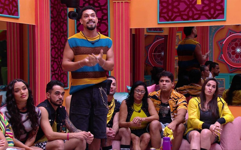 Vinícius pede Eliminação de Eva: 