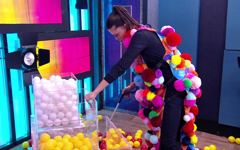 Vitória Strada cumpre Castigo do Monstro pela primeira vez