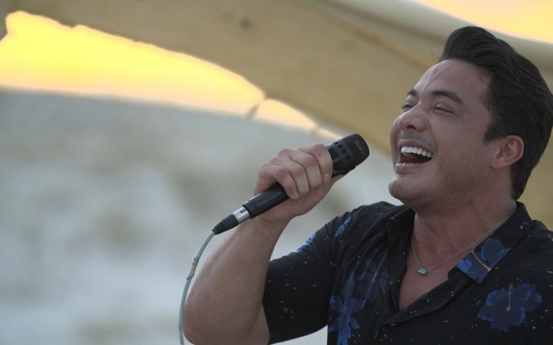 Wesley Safadão comanda luau para uma das tribos em 