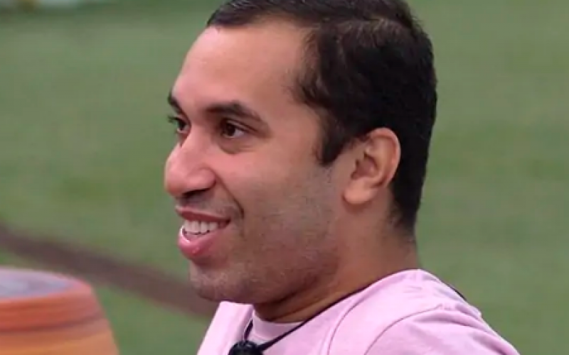 BBB 2021: Gilberto assume crush por dois ex-participantes do programa