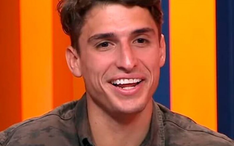  » FELIPE PRIOR É FLAGRADO EM CLIMA DE ROMANCE COM EMILLY ARAÚJO
Felipe Prior é flagrado em clima de romance com Emilly Araújo