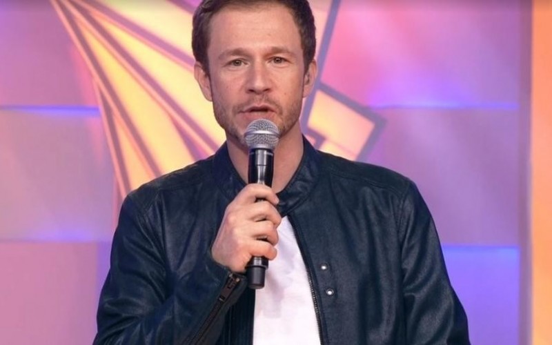 Tiago Leifert: Tinha que ser uma das meninas,  sobre final do BBB 20