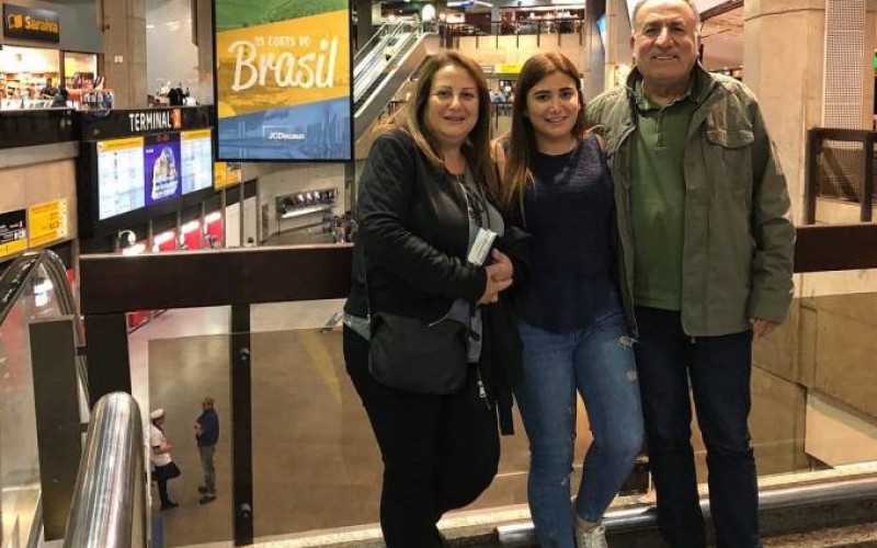 Família do ex-BBB Kaysar chega ao Brasil