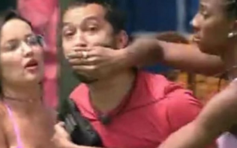 Gil se descontrola após discussão e ameaça sair do reality