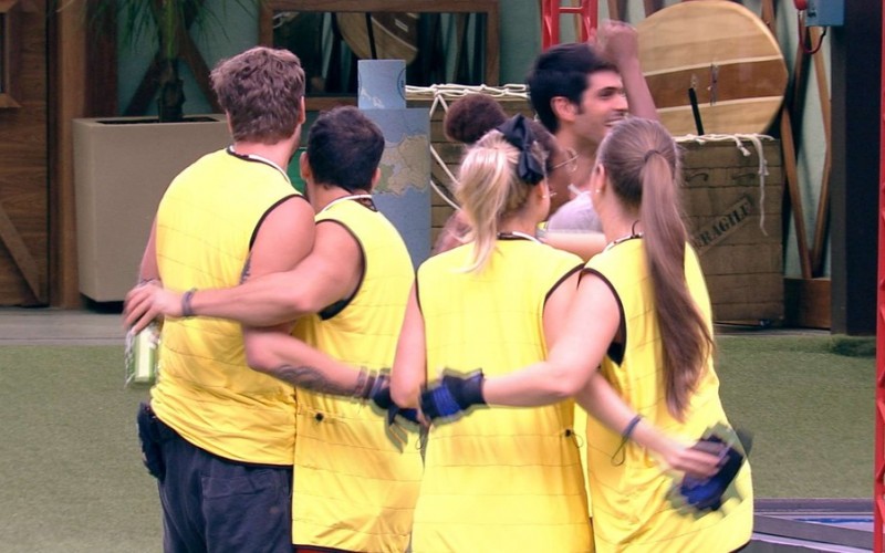 Grupo Tá com Nada festeja rabada como proteína da semana