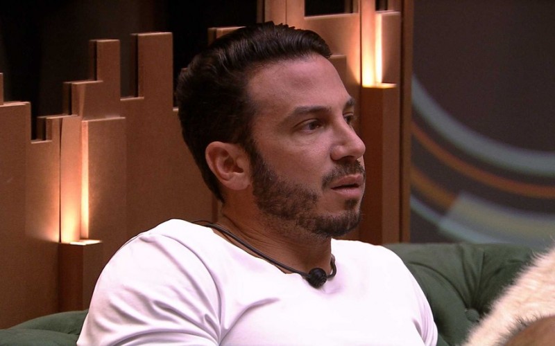 Gustavo detona sister: 