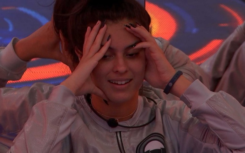 Hana fala no Quarto 7 Desafios: 