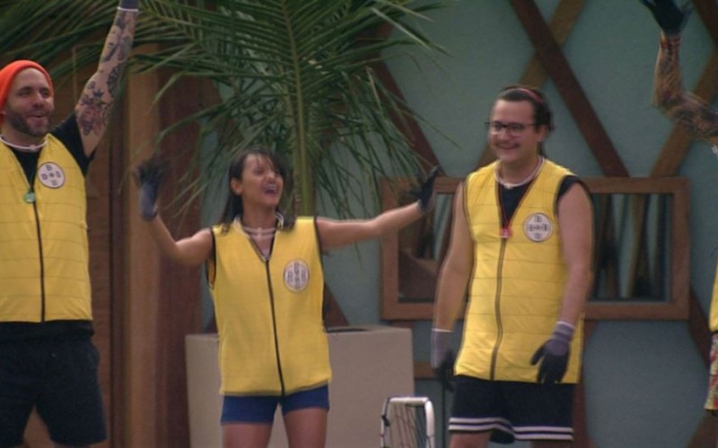 Time amarelo vence Prova da Comida Fut Big e retorna para o Tá com Tudo