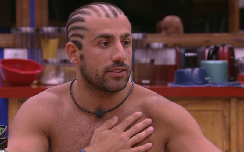 Kaysar fala para Ayrton: 