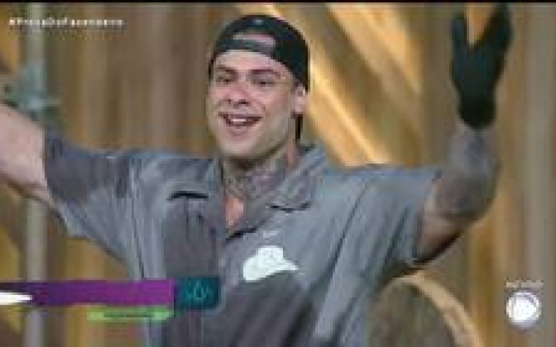 Léo Stronda vence prova e se torna o novo Fazendeiro 