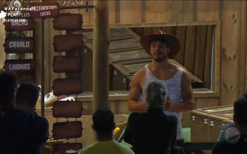 Lucas assume como Fazendeiro e divide tarefas