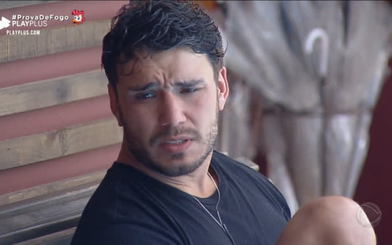Lucas desabafa e revela vontade de desistir do reality