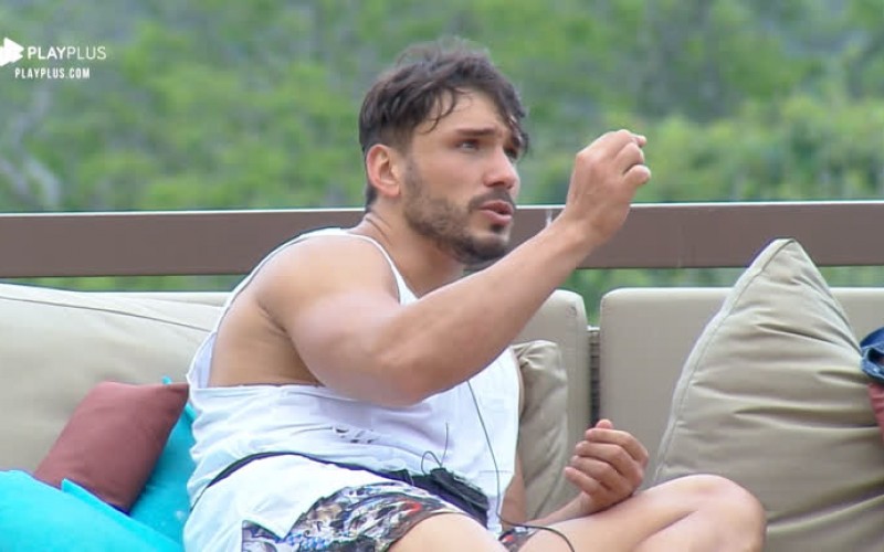 Lucas diz que Andréa poderia ser mais humilde: 