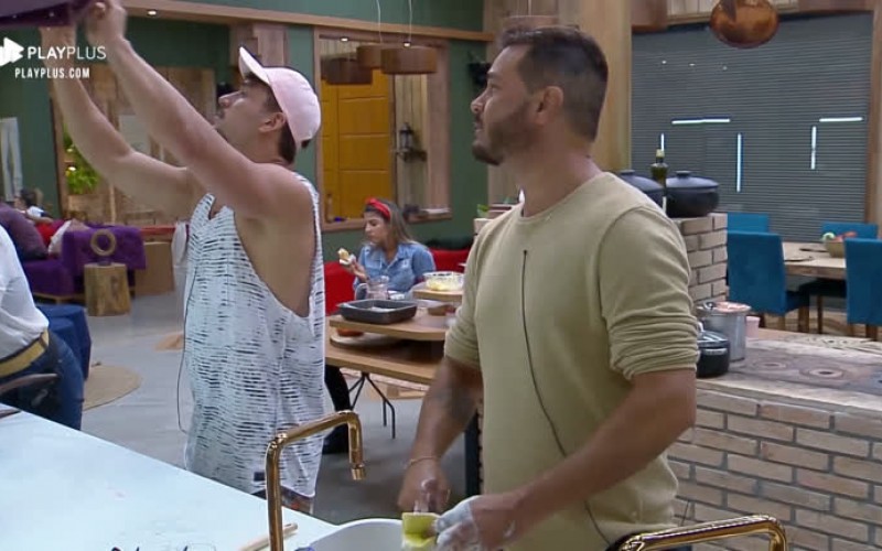 Lucas diz que pensa em desistir do reality: 