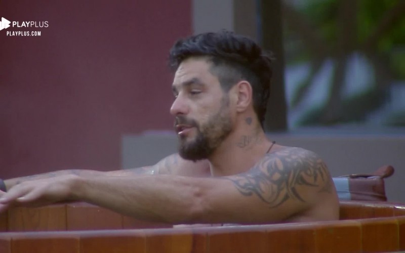 Lucas diz que tem medo do julgamento das mulheres fora do reality
