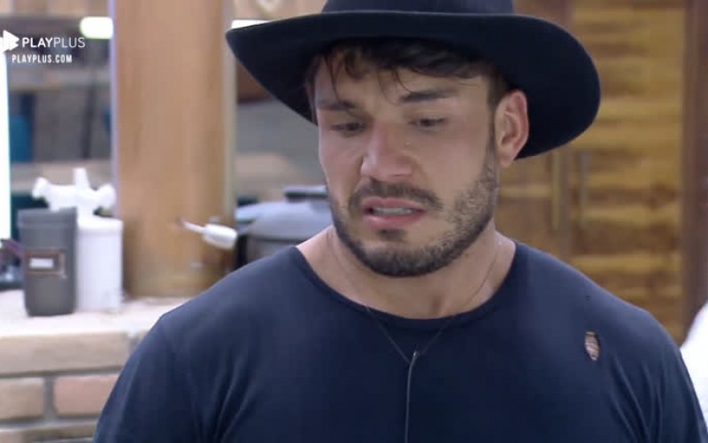 Lucas diz que vazamento em baia do cavalo gerou 16 sacos de lixo