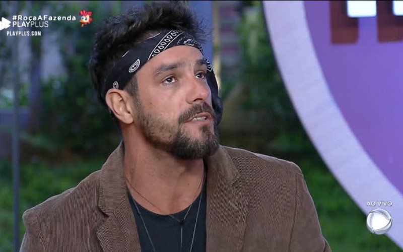 Lucas Viana vota em Diego Grossi, e peões discutem ao vivo