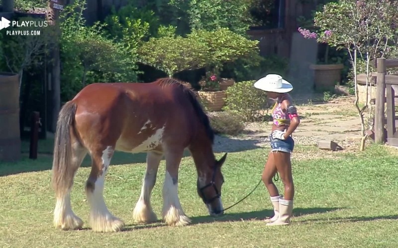 Lyon desafia peoa Sabrina Paiva e não sai do lugar