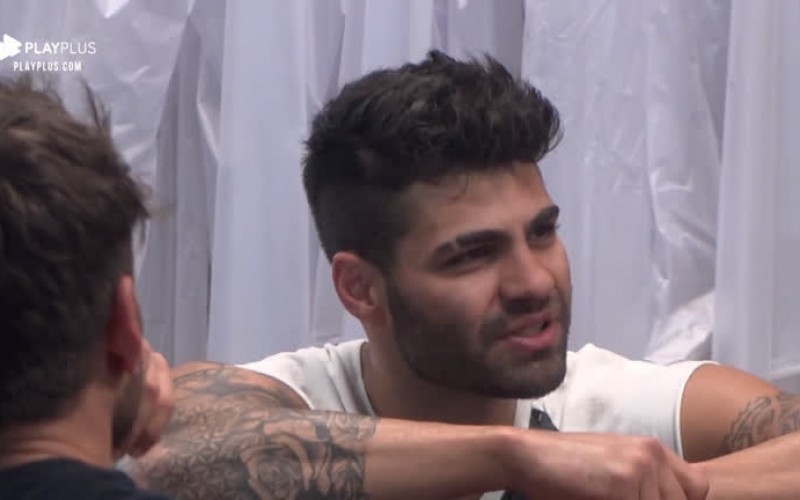 Netto conta relação conturbada com affair viciada em drogas