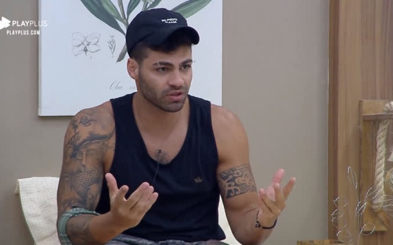 Netto detona Diego Grossi, mas Jorge Sousa sai em defesa do peão