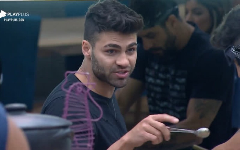 Netto e Lucas discutem, e DJ dispara: ‘Não preciso de você’