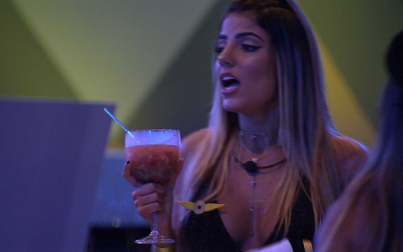 Paula relembra discussão com Hariany e sister diz: 